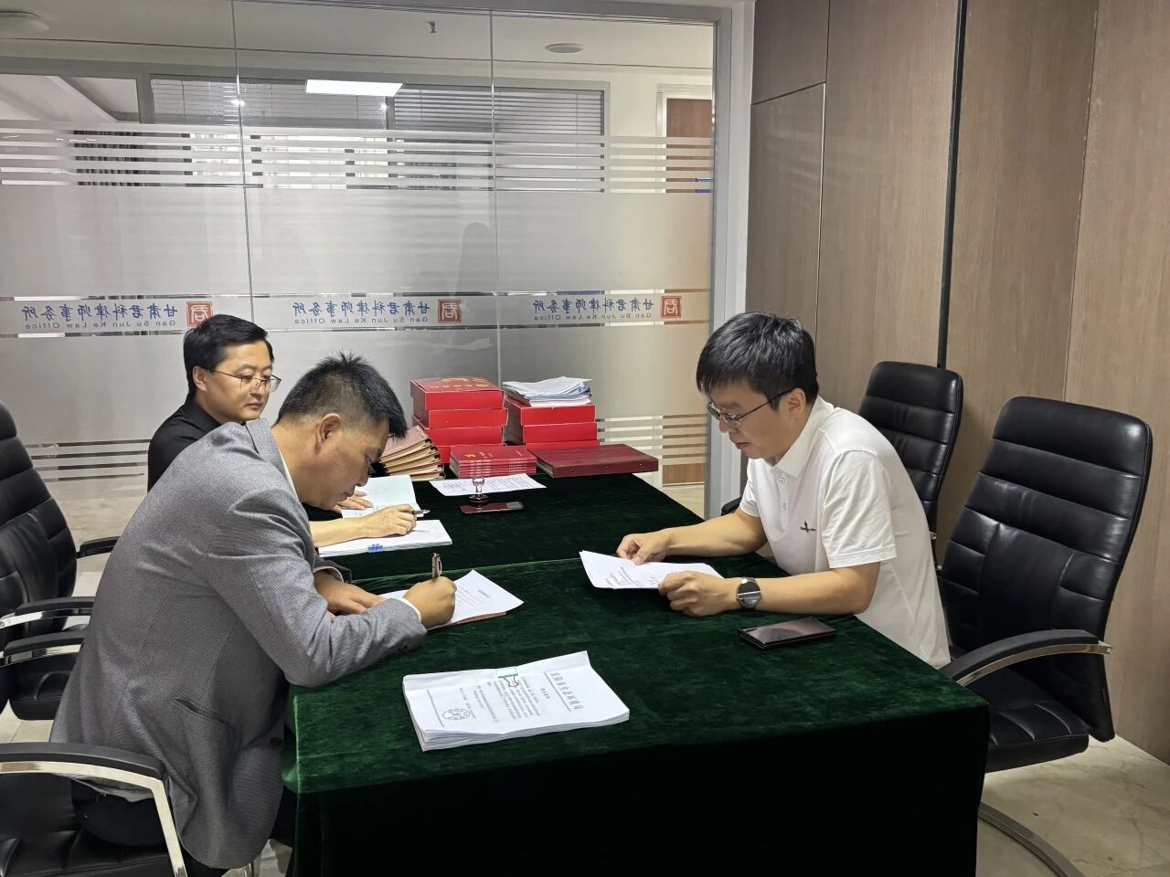 捐资助学显担当 法治共建护成长 | 君科律师事务所与东方红小学共谱育人新篇